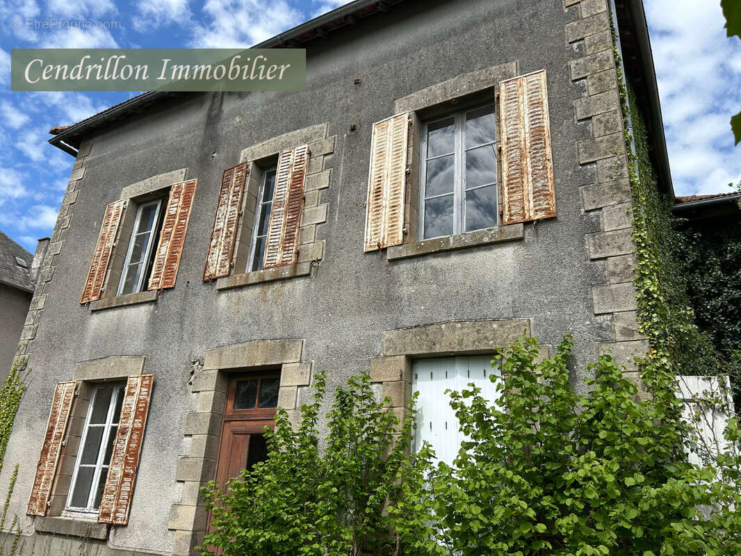 Projet de Rénovation : Ensemble Immobilier (2 Maisons + 2 Granges) sur 1537 m2 - photo 3