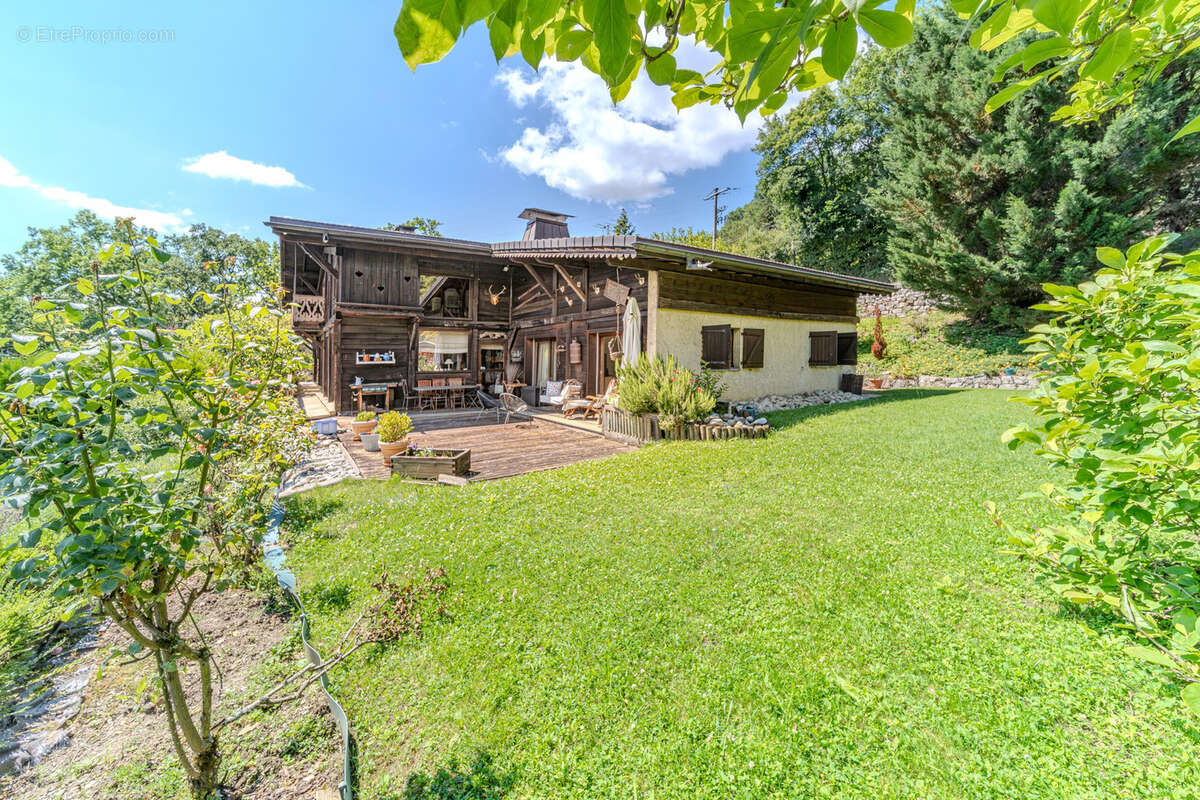 Chalet d’exception 8 pieces   350 m2 sur terrain  5000 m2  chatillon-sur-cluses - photo 3