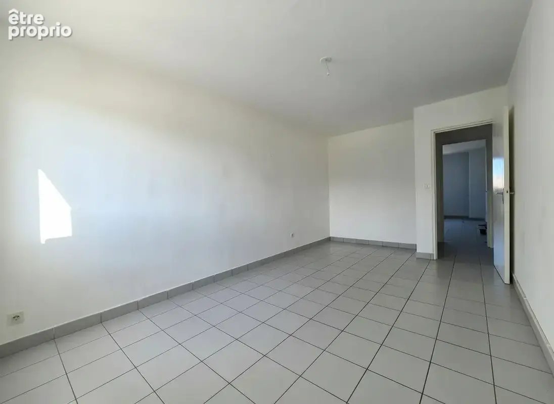 Appartement 71 m² à Le Port  - photo 8