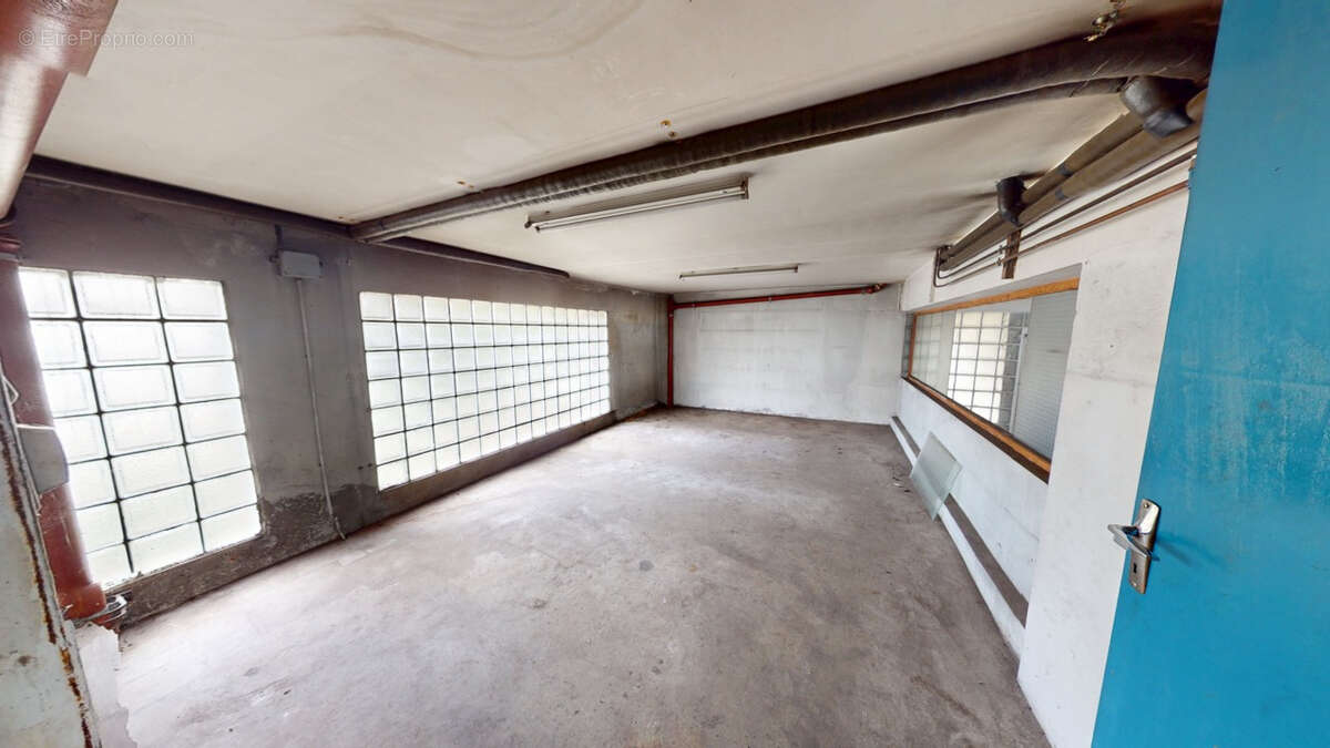Local commercial Gieres 268,5 m2 - photo 8
