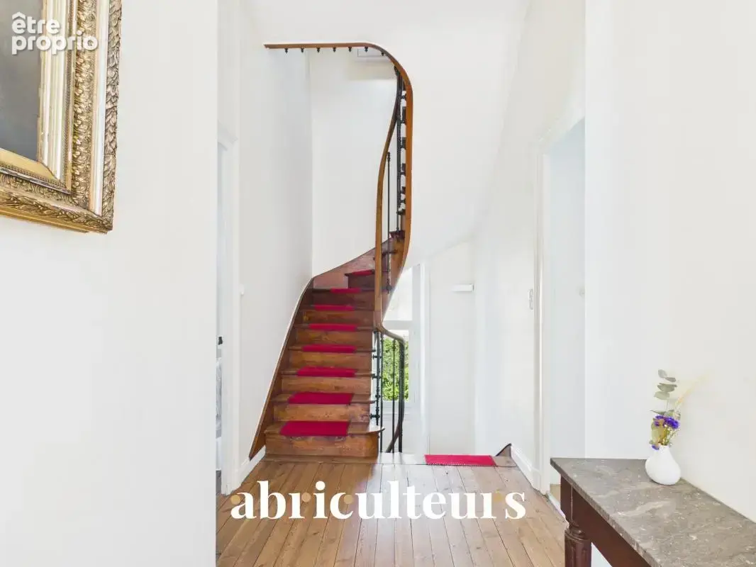 Élégante maison de caractère de 185 m² avec jardin – Cognac Jardin Public (16100) - photo 8