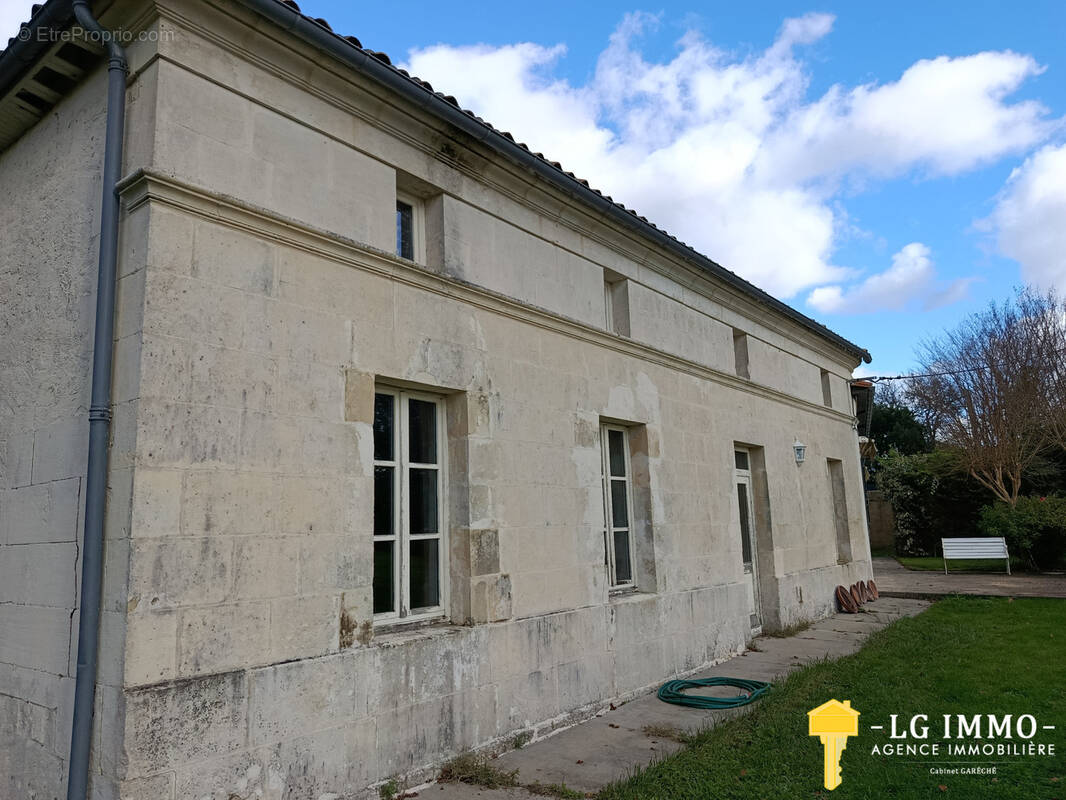 Maison à CONSAC