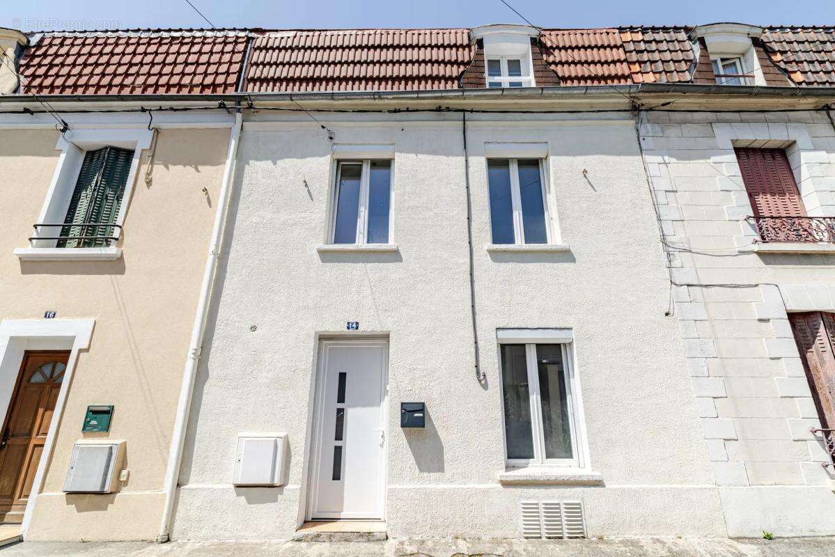 Maison à LIVRY-GARGAN