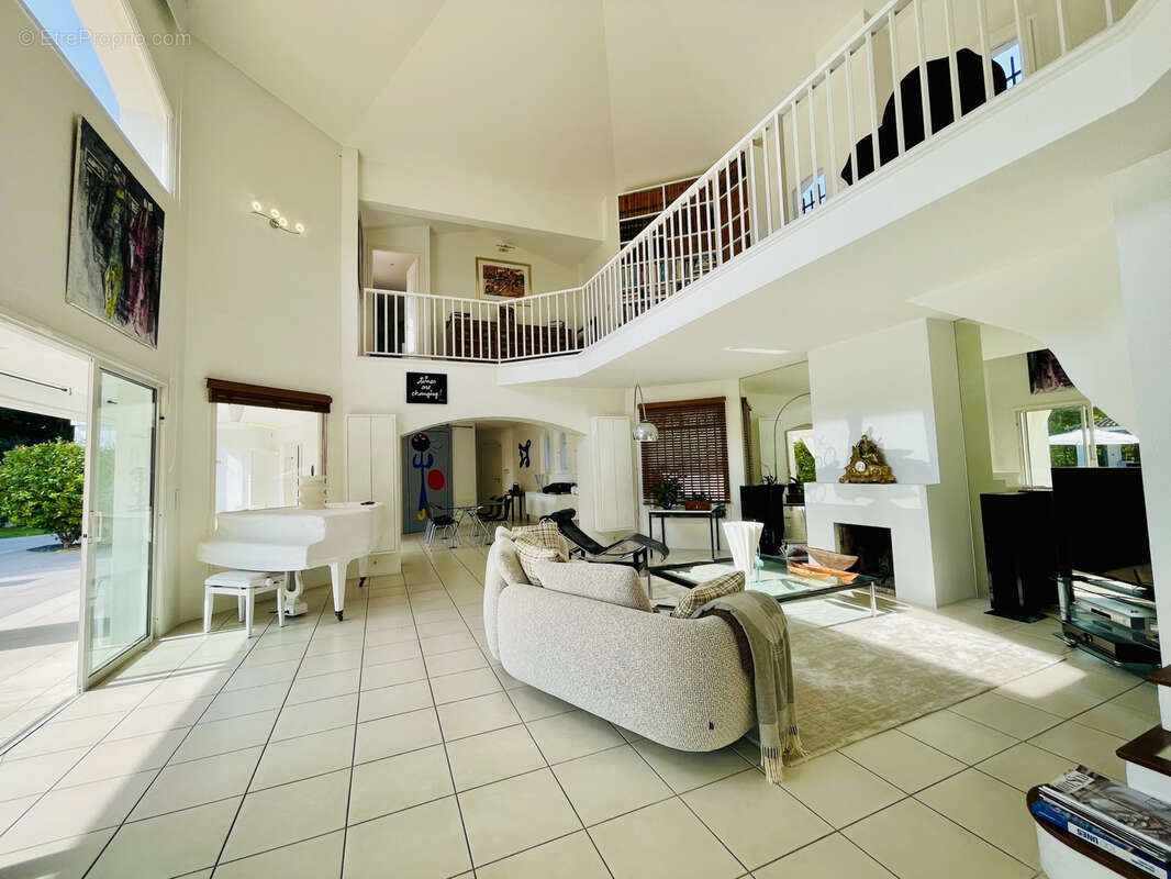 Maison à MOUGINS