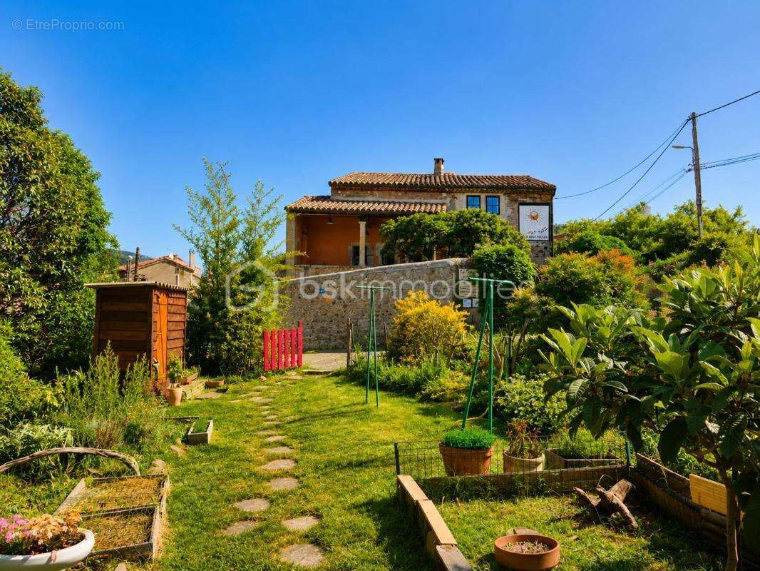 La Maison du Cadran  Demeure cévenole du XVIIIᵉ siècle - 274 m² - 3 suites - Jardins - chambres d'hôtes - photo 3