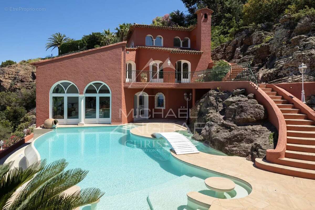 Maison à THEOULE-SUR-MER