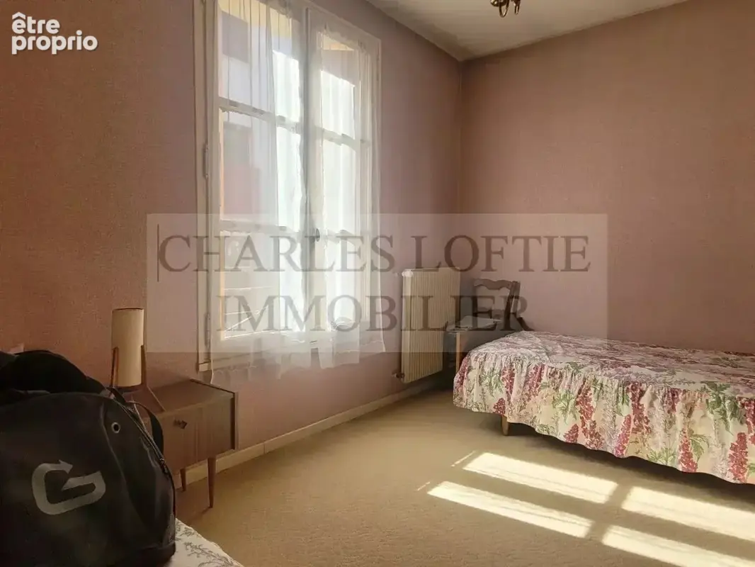 Immeuble de 3 logements, dépendances et jardin à Cahors. - photo 8