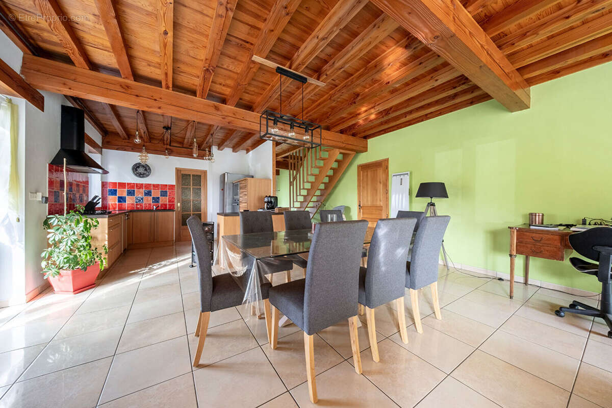 Maison à ROQUESERIERE