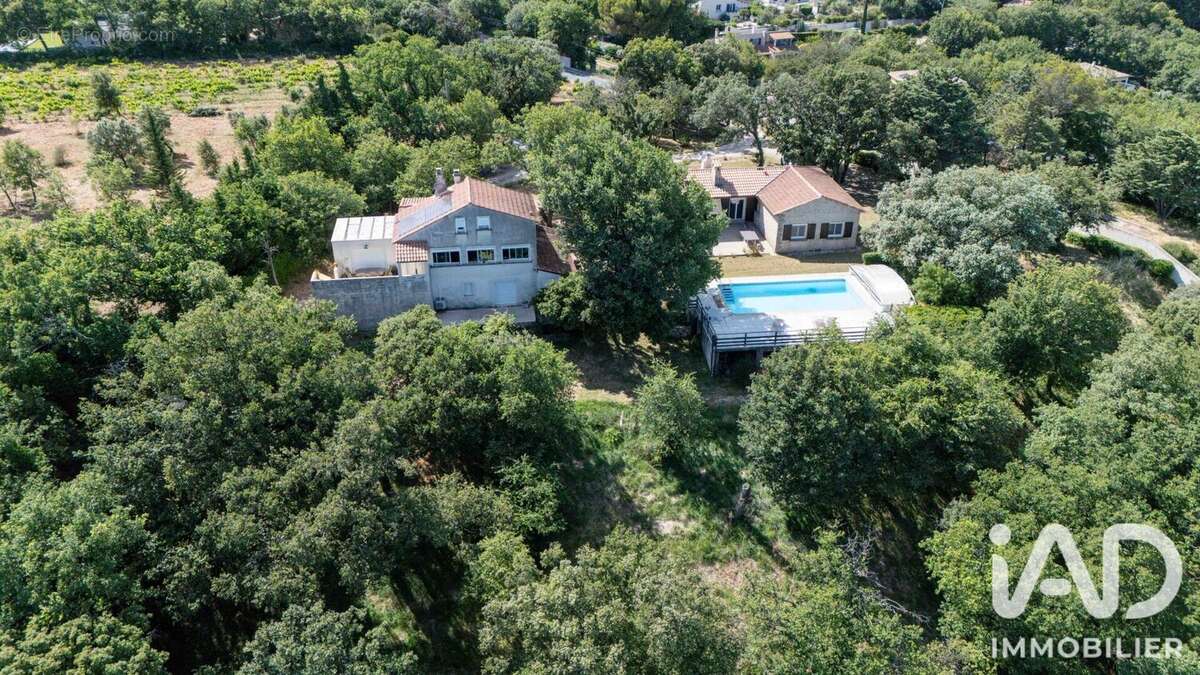 Maison 335 m² à Rochefort-Du-Gard  - photo 2
