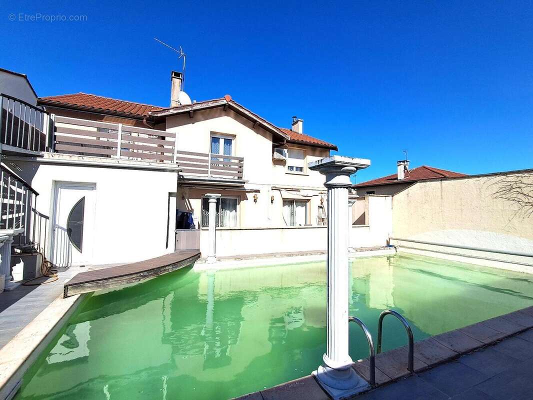 Maison 185 m² à Decines-Charpieu  - photo 7