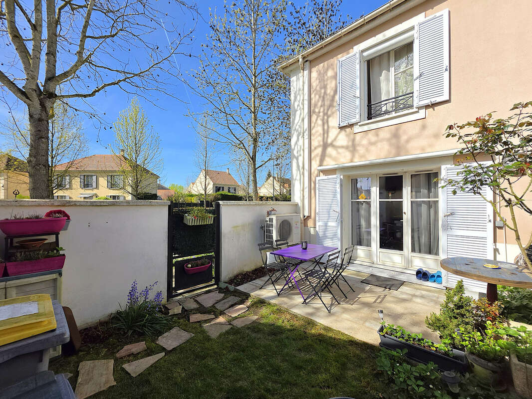 Maison à BAILLY-ROMAINVILLIERS