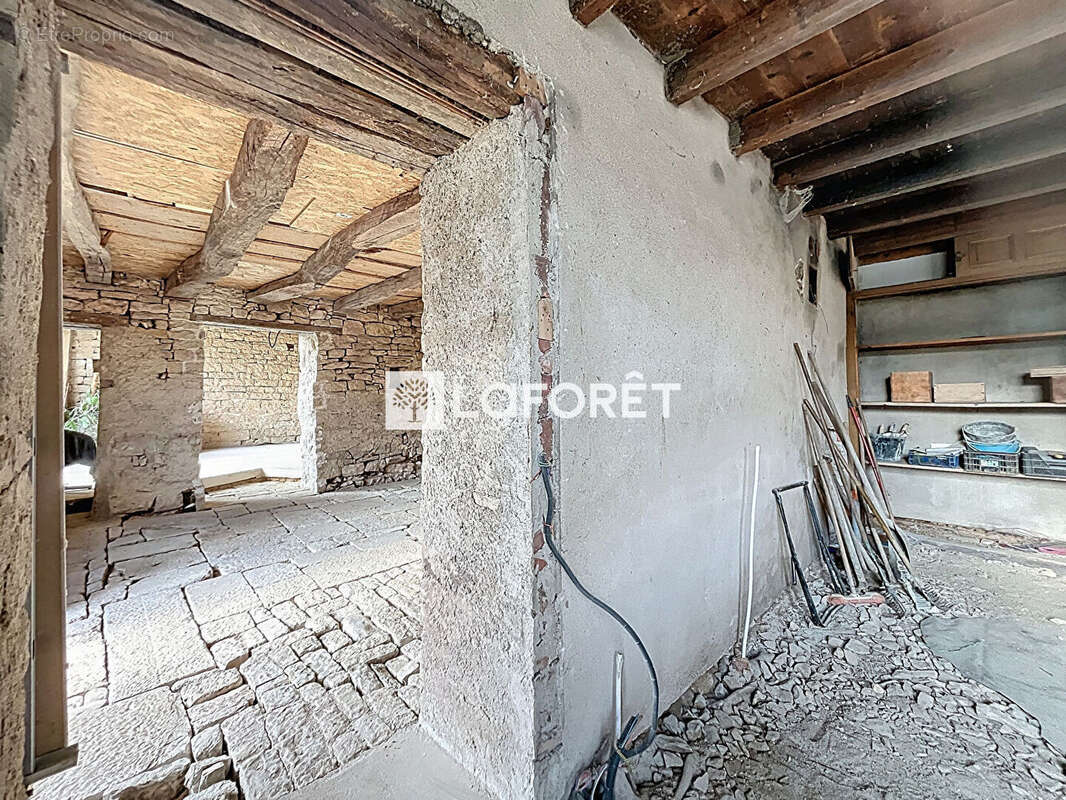 Maison à SAINT-JULIEN