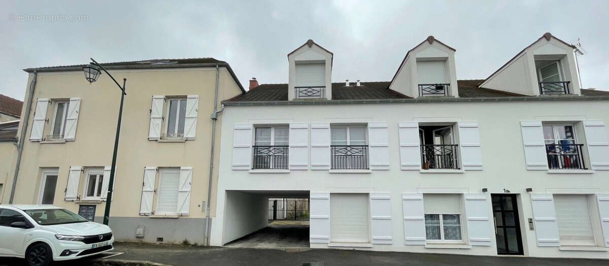 Appartement à GRISY-SUISNES