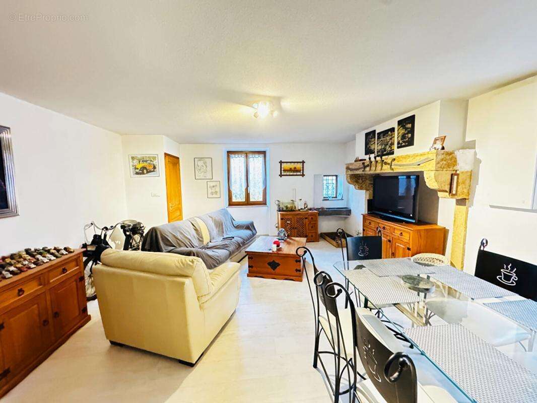 Appartement à SAINT-HAON-LE-CHATEL