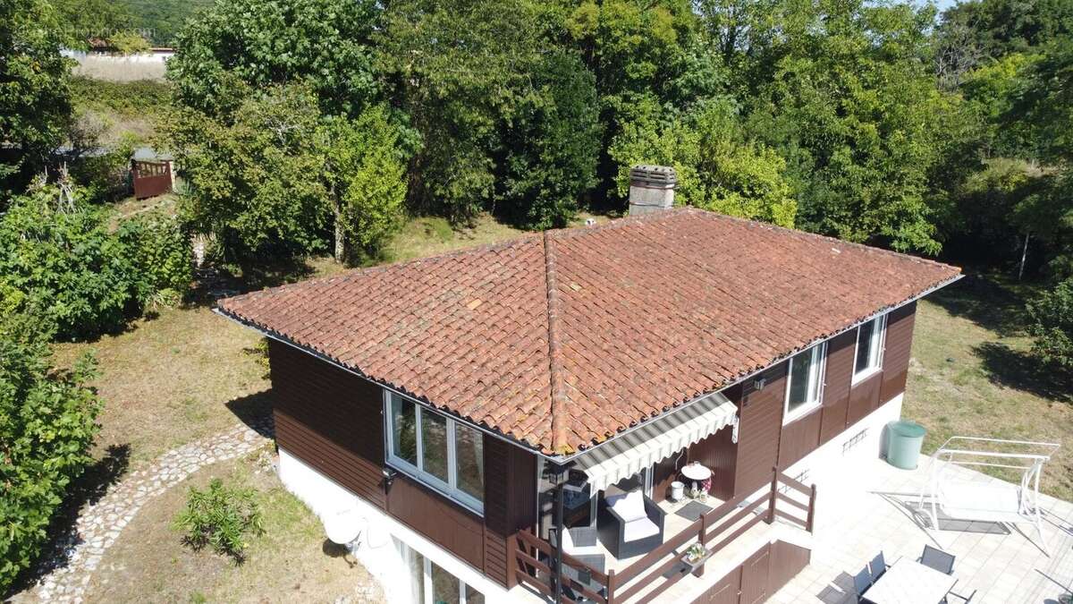 Maison à SALLES-LAVALETTE