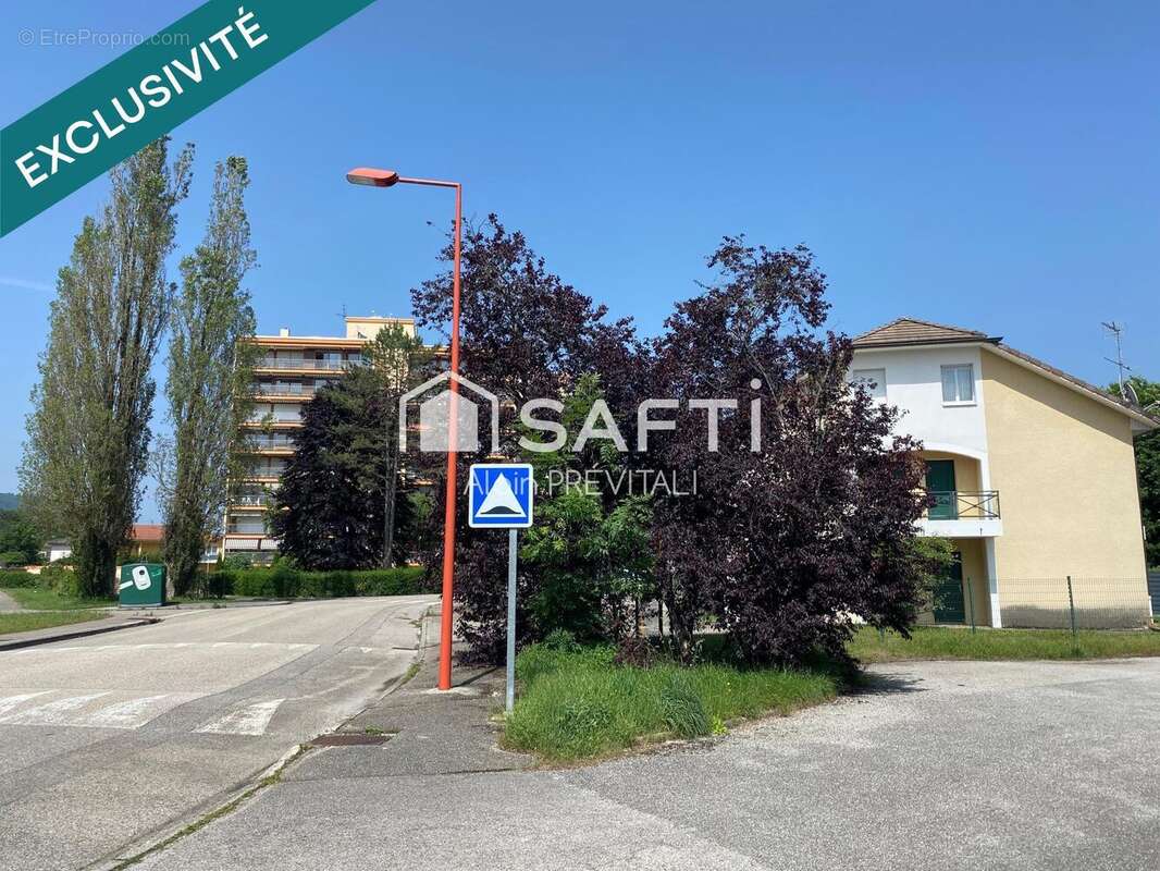 Photo 3 - Commerce à MONTREAL-LA-CLUSE