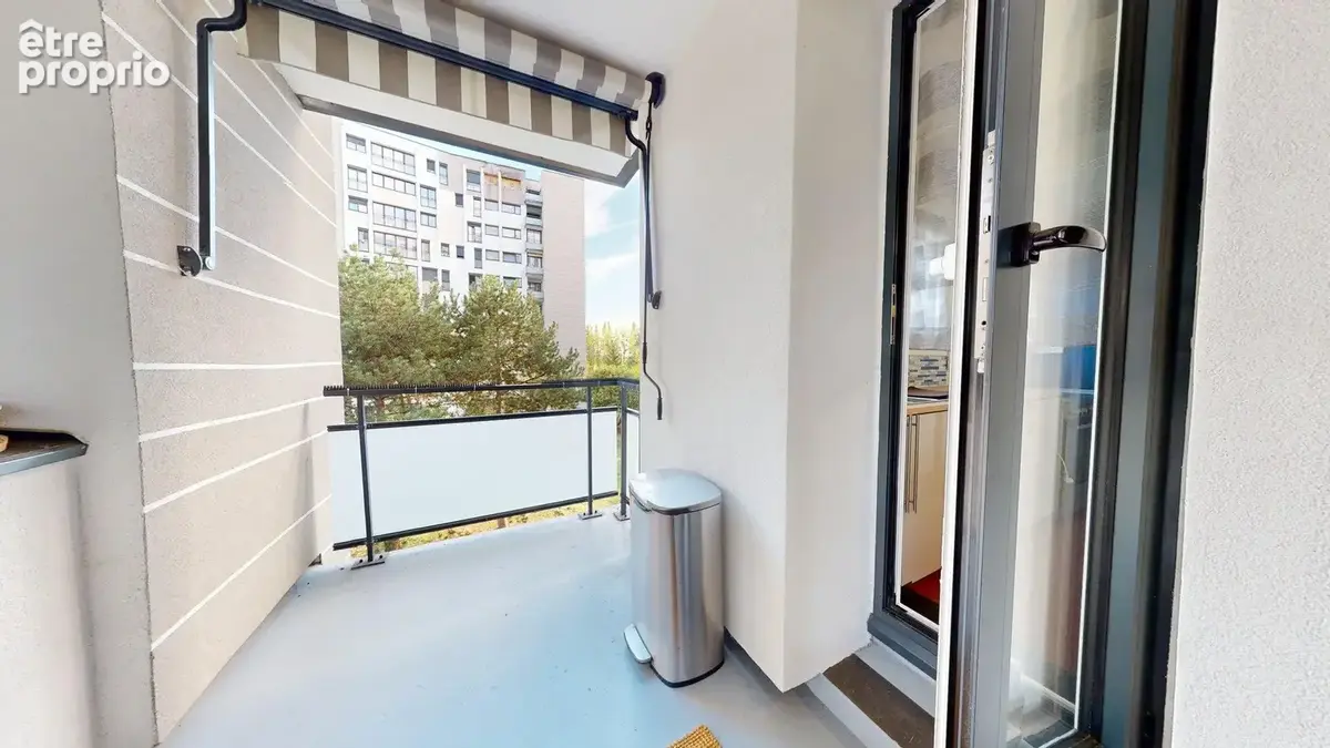 A 700 m du RER SEVRAN-LIVRY et futur Métro, Appartement F5 - photo 6