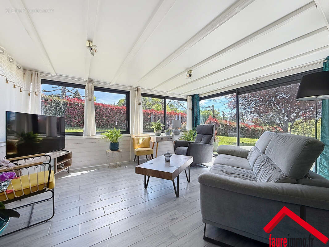 Maison à ORGNAC-SUR-VEZERE