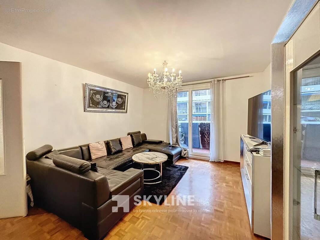 Appartement à MARSEILLE-2E