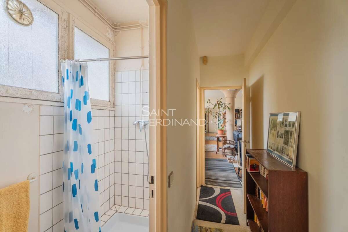 Appartement à PARIS-17E