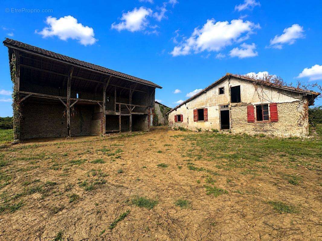 Maison à rénover avec dépendances et 16 870m2 de terrain Proche de AIRE SUR L'ADOUR (40) - photo 3