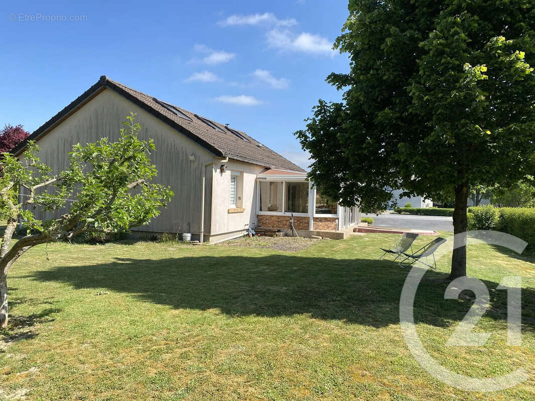 Maison à BUSSY-LETTREE