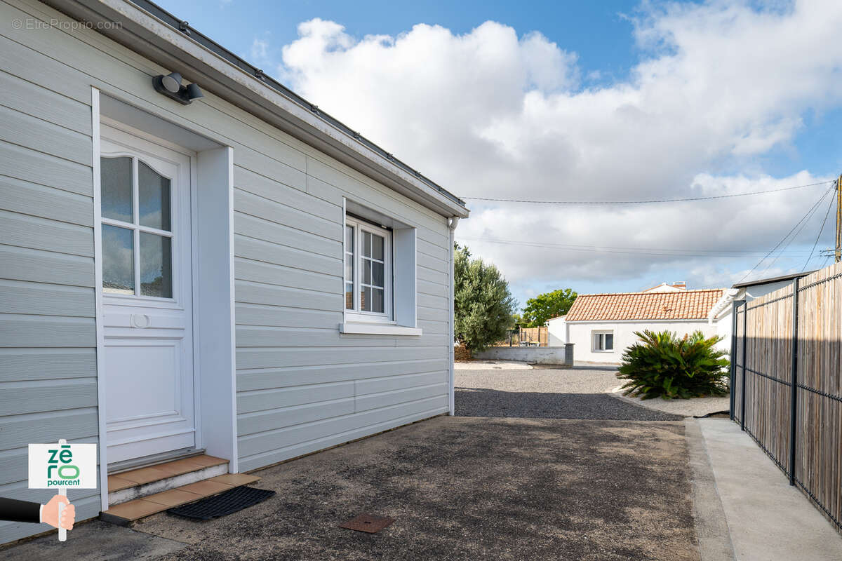 Le Fenouiller   Maison de plain-pied rénovée avec fort potentiel à 400 m du centre - photo 15
