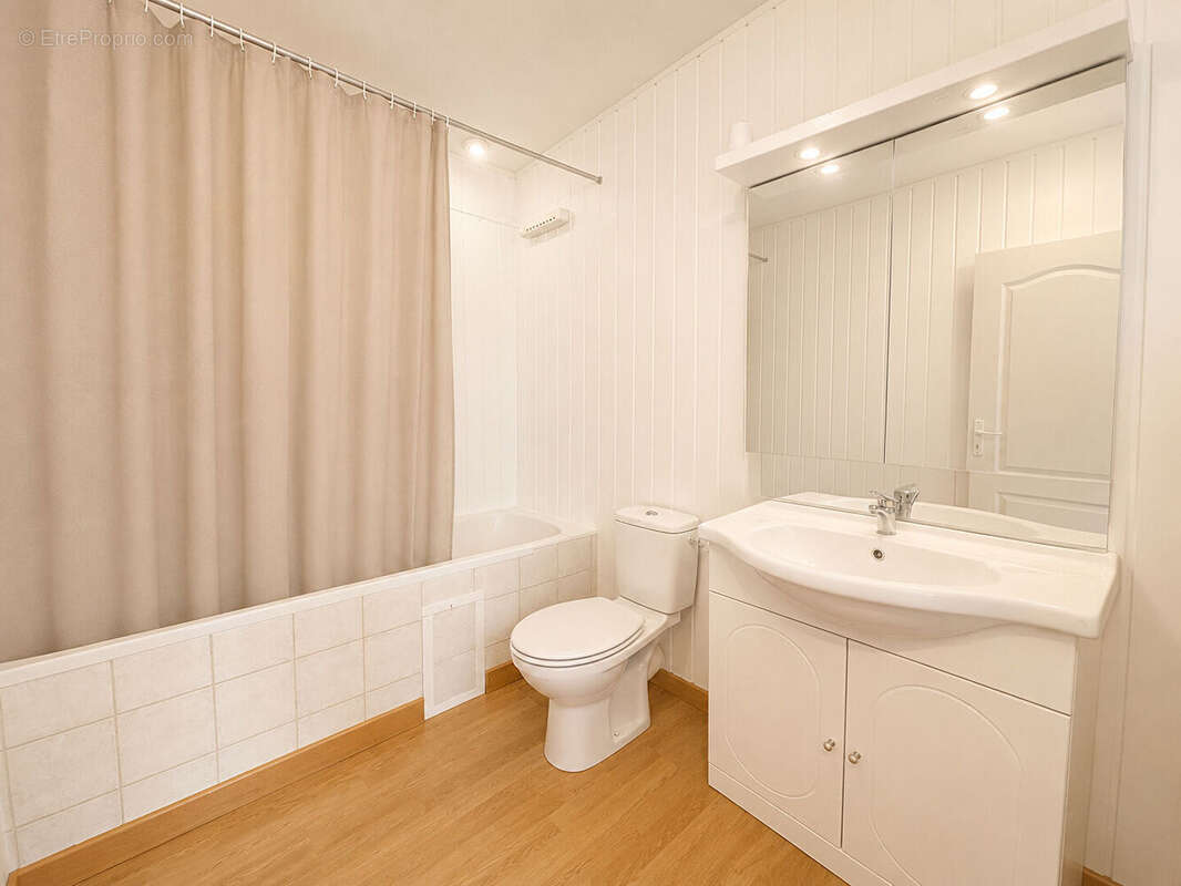 Immeuble de 2 appartements T4 dans un environnement privilégié - 20 minutes de MAICHE - photo 7