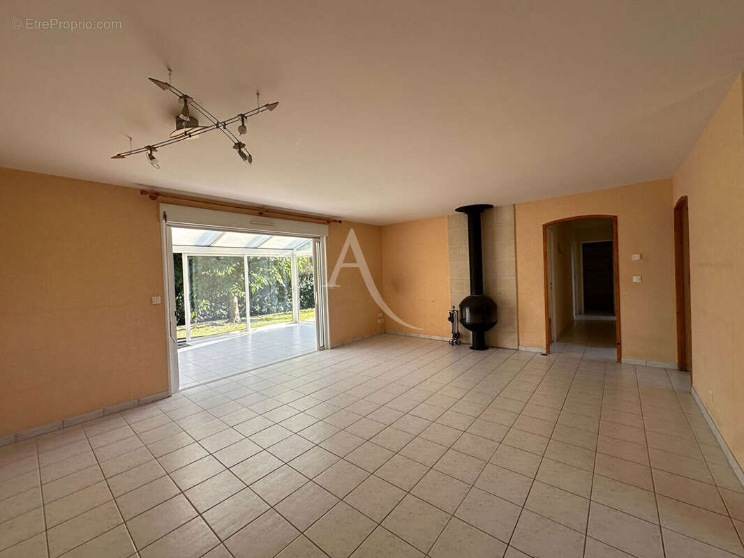 Maison à SAINT-PORCHAIRE