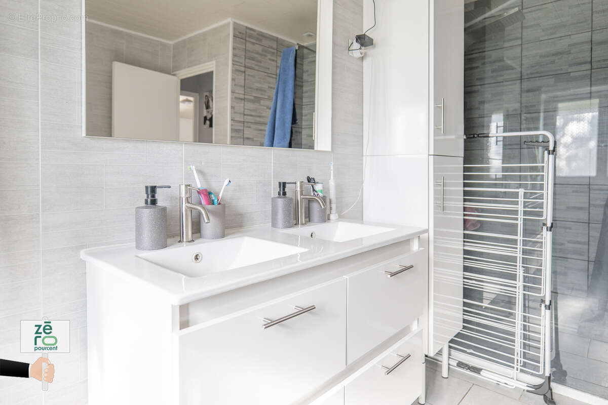 Maison à CHATEAUNEUF