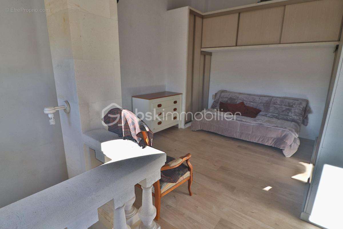 Maison de village R+3 de 169m², 4 chambres, garage, terrasse extérieure - photo 7