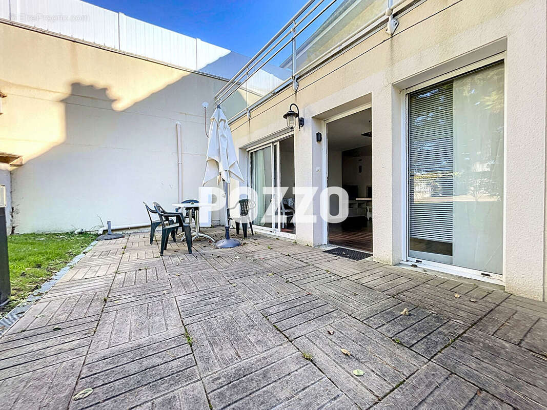 Appartement à COLLEVILLE-SUR-MER