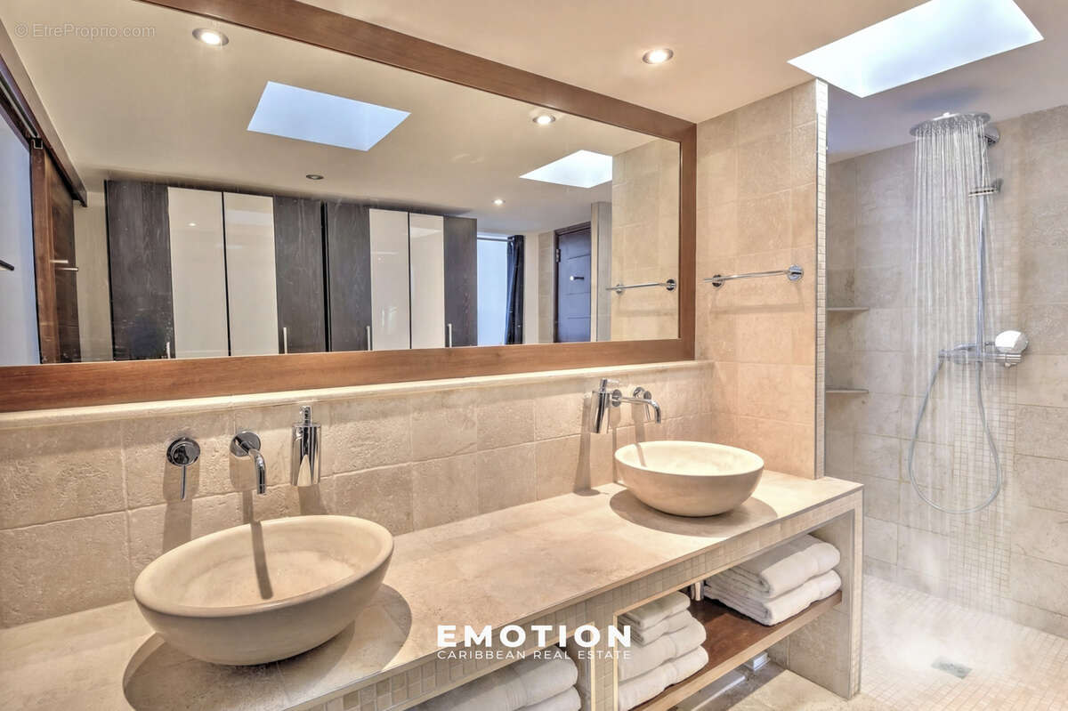 Maison à CAPESTERRE-BELLE-EAU