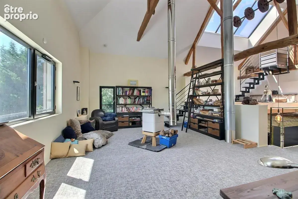 Maison indépendante de 218.63 m², terrain de 1928 m² - photo 9