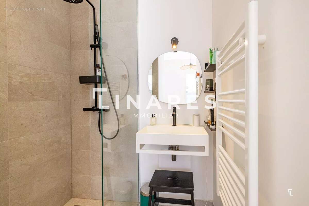 Appartement à MARSEILLE-1E