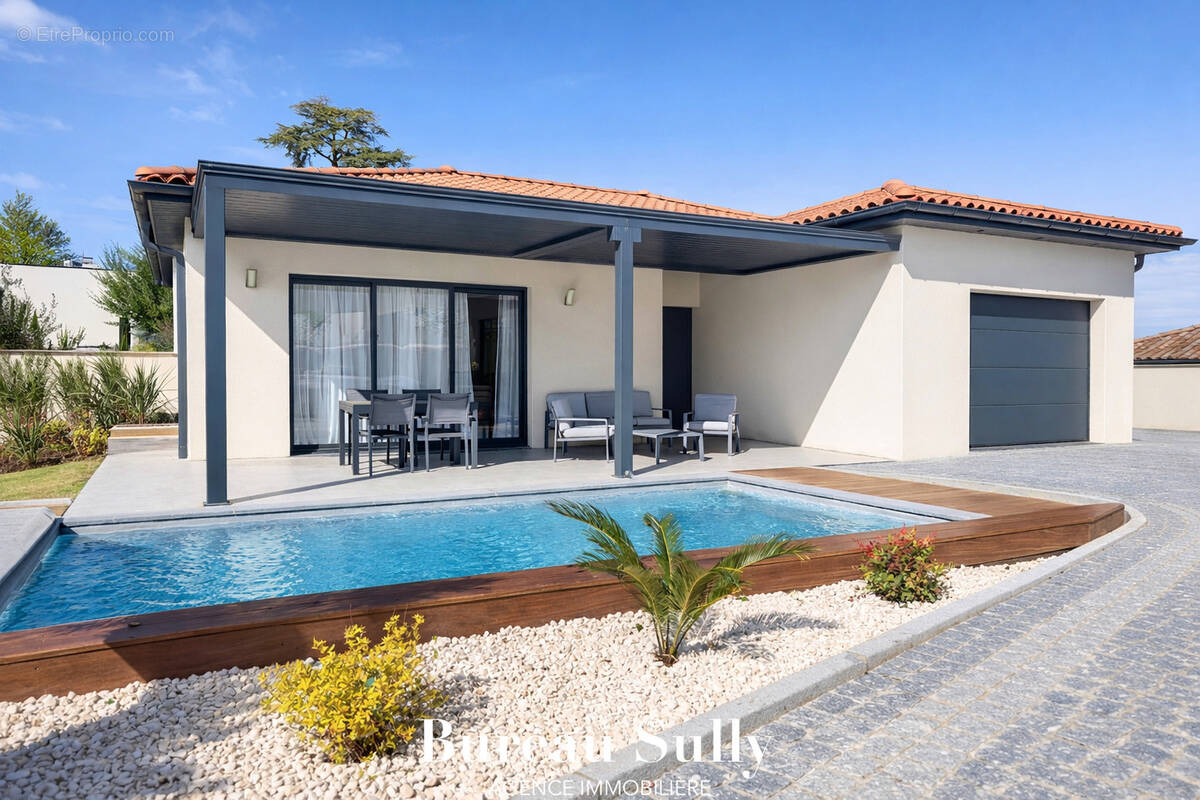 Maison à REVENTIN-VAUGRIS