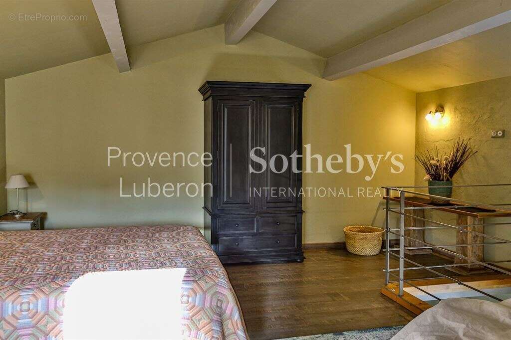 Maison à CHATEAUNEUF-DE-GADAGNE