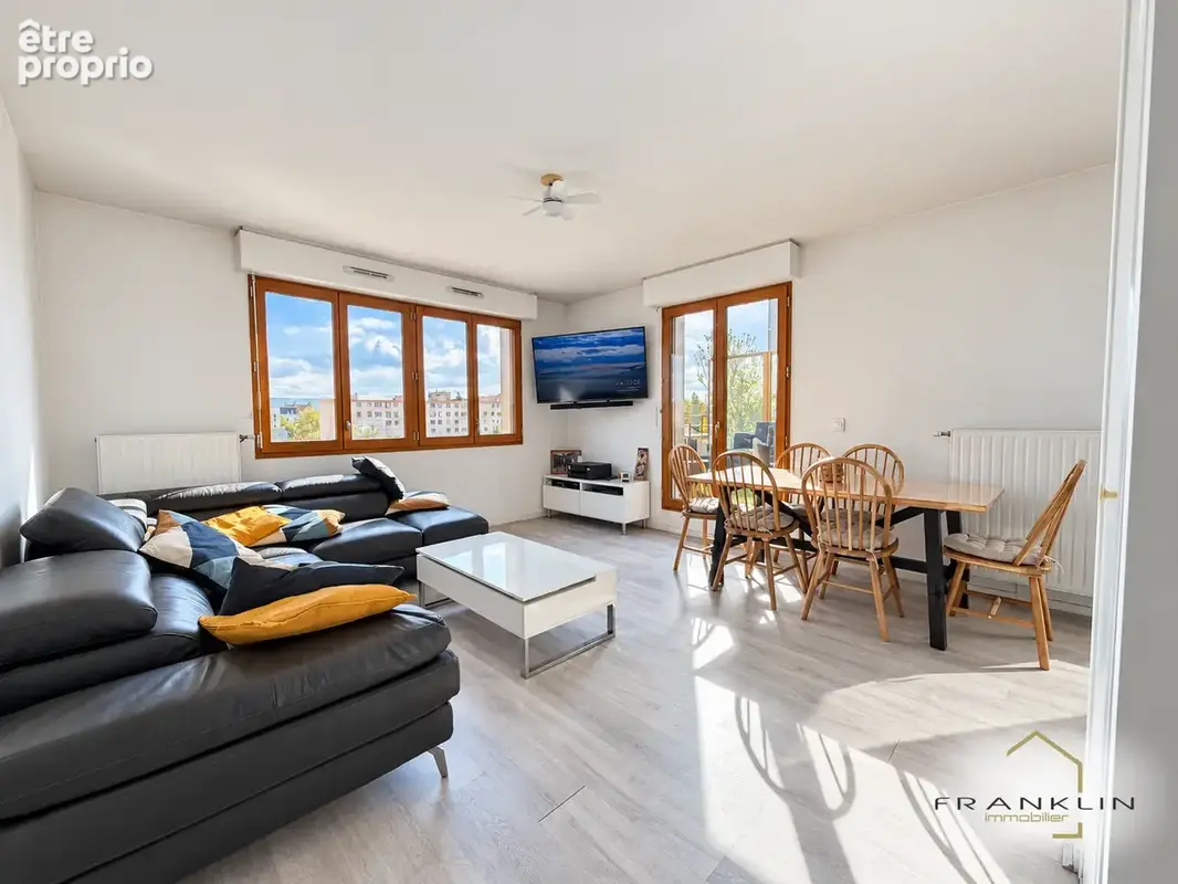 Saint-Denis :EXCLUSIVITE appartement Avec 2 terrasses et un box - photo 3