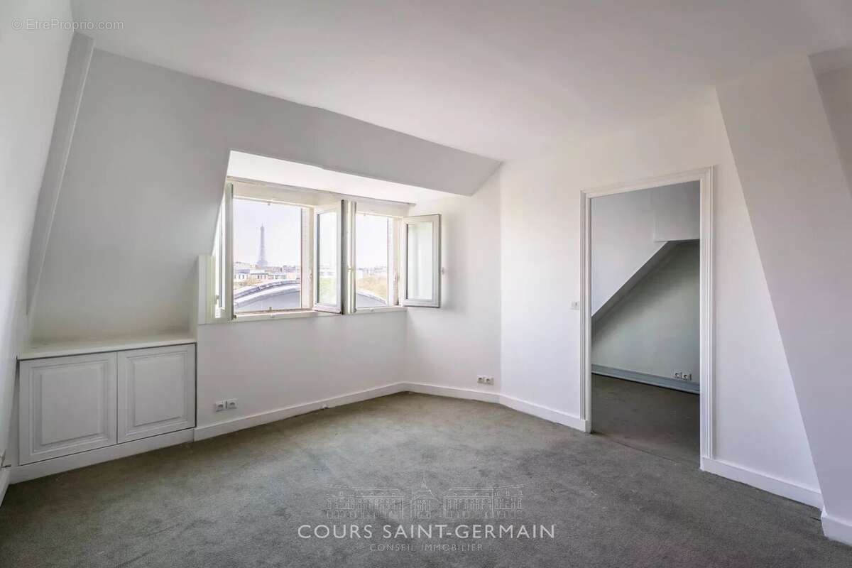 Appartement à PARIS-16E
