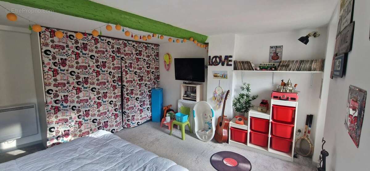 Maison à SAINT-CEZAIRE-SUR-SIAGNE