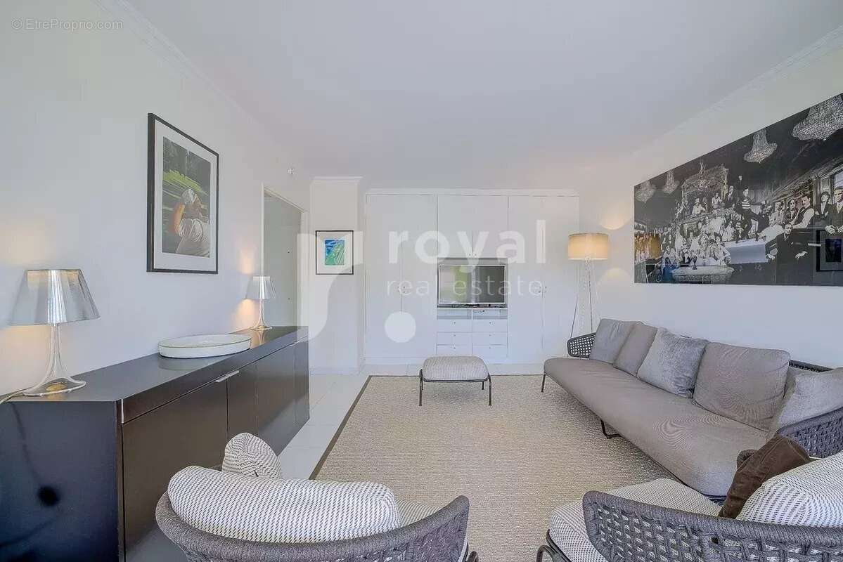 Appartement à MOUGINS