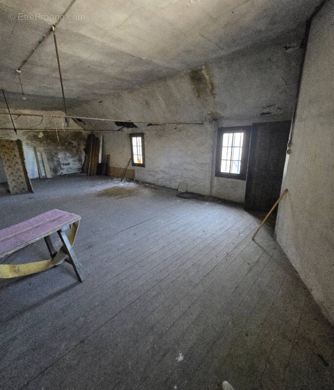 Appartement à MESLAY-DU-MAINE