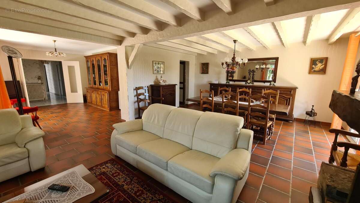 Maison à BASSENS