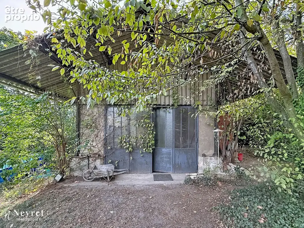 Oullins centre, belle propriété de charme avec annexe de 100m2 - photo 22