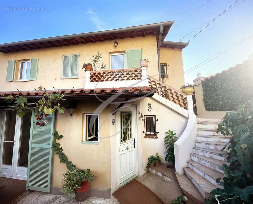 Maison à ROQUEBRUNE-CAP-MARTIN