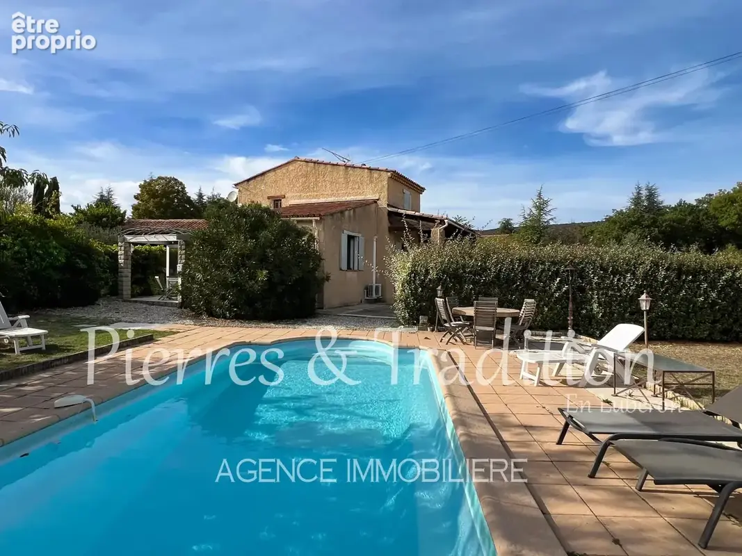 St Saturnin les Apt, maison de 120m2 avec jardin et piscine - photo 2