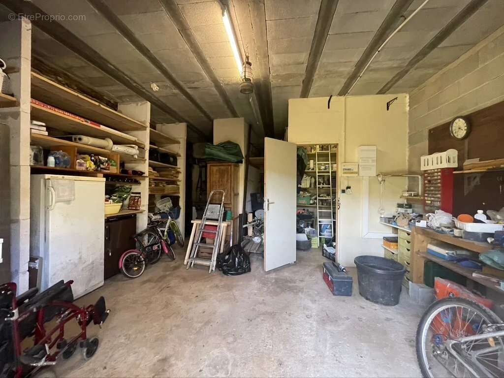 Maison à LE COLLET-DE-DEZE