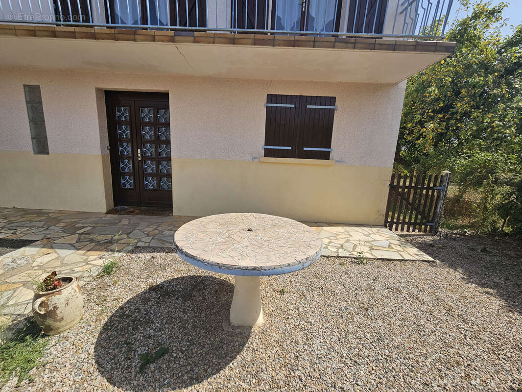 Maison à SAINT-LEONARD-DE-NOBLAT