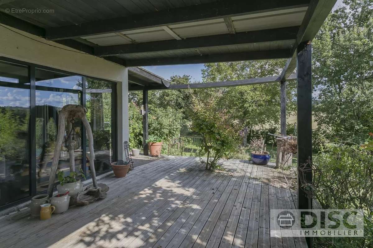 Maison à MONTFERMIER