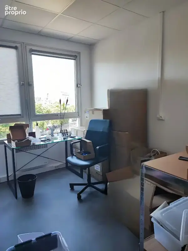 A VENDRE - LIMOGES SECTEUR JOURDAN - 166 m² de bureaux transformables en appartement avec parking - photo 3
